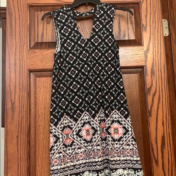 Dress - Picture 3 of 5